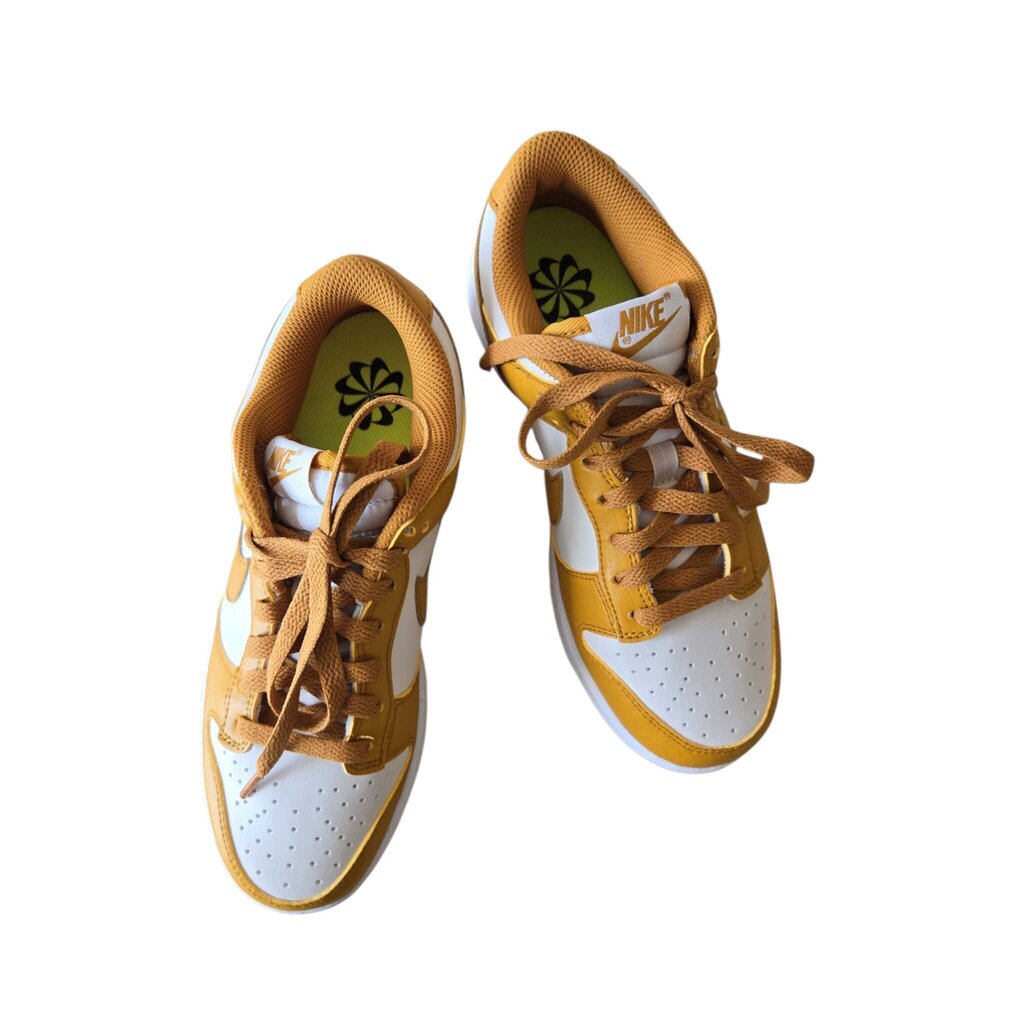 NIKE DUNK LOW SZ 7.5 retail 120.00