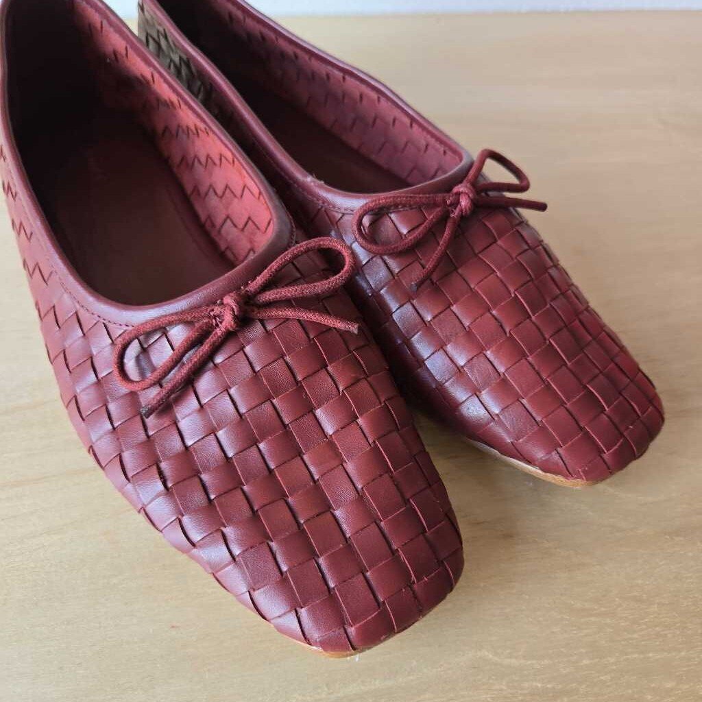 QUINCE BURGUNDY WINE SZ 8