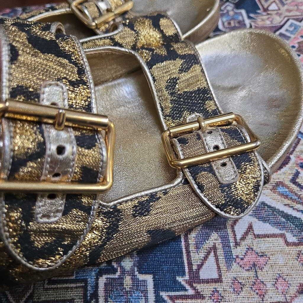 PRADA SLIDES SZ 40 = 8.5/9