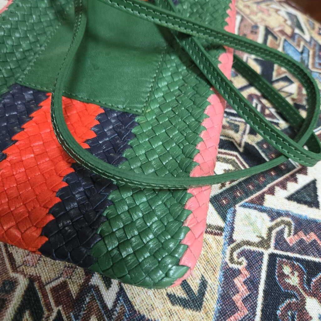 CLAIRE V. WOVEN POCHE retail 235.00