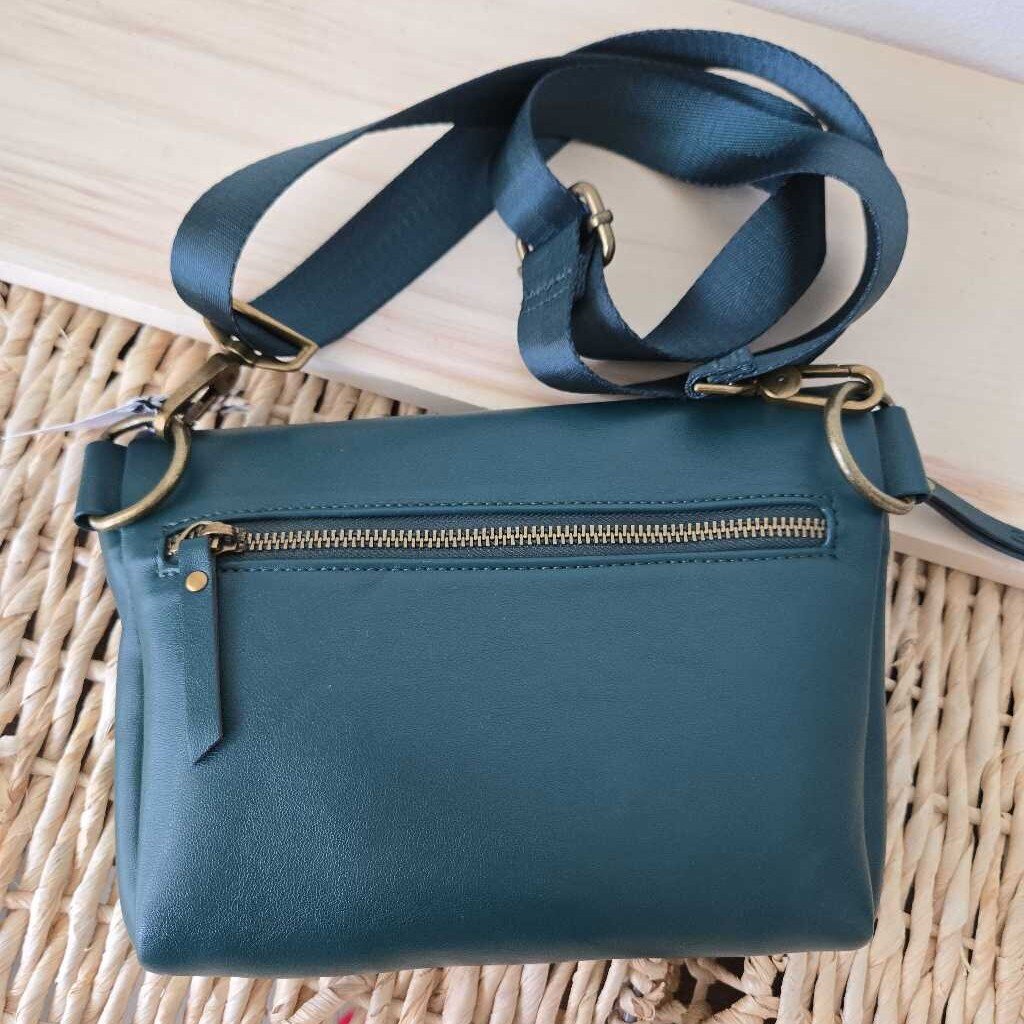 GREEN CROSSBODY extra strap inside ;-)