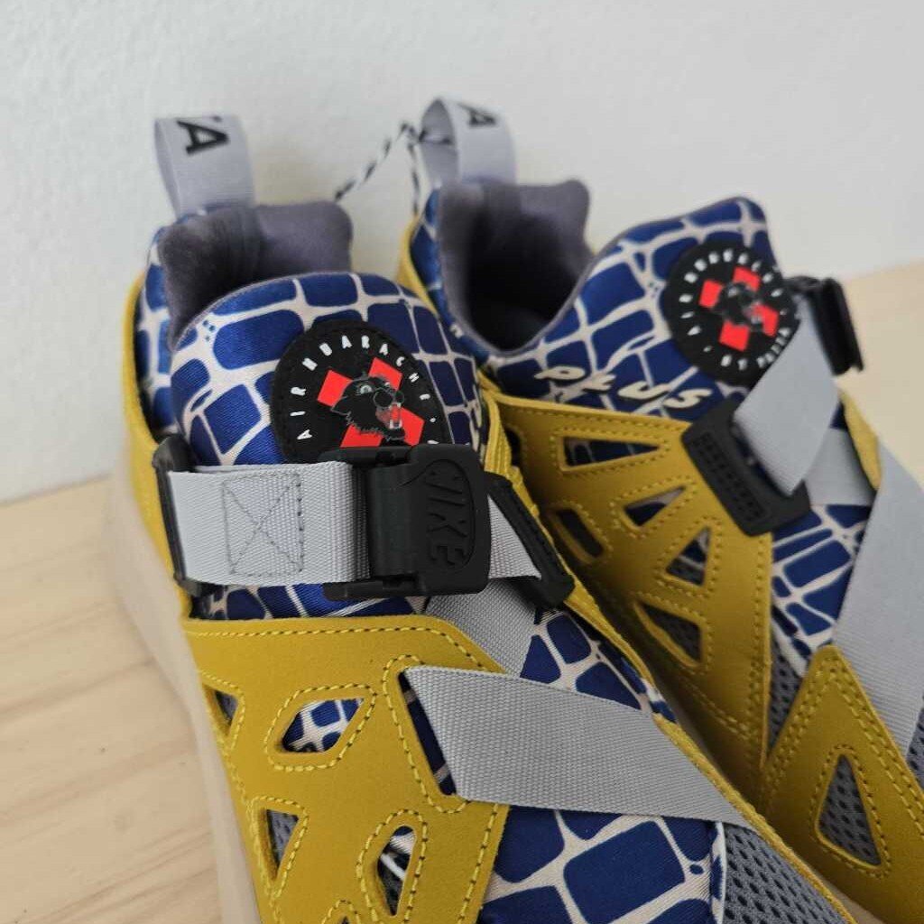PATTA NIKE AIR HUARACHE SZ 7.5