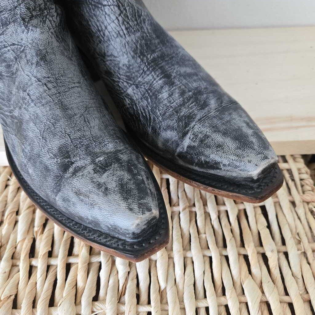 1883 by LUCCHESE SZ 9