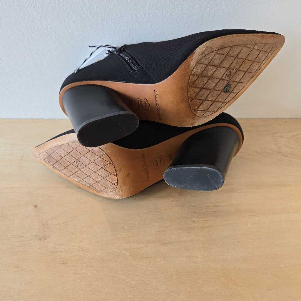 DONALD PLINER SZ 8