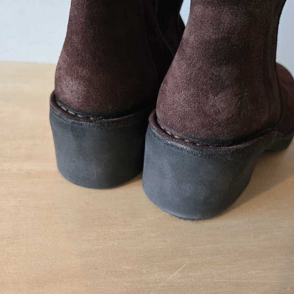 FLY LONDON block heel retail 304.00 SZ 40 = 9/9.5