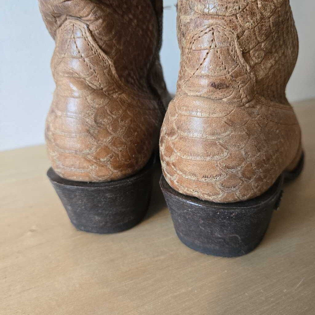 MISS MACIE EDEN BOOT retail 389.00 SZ 8.5