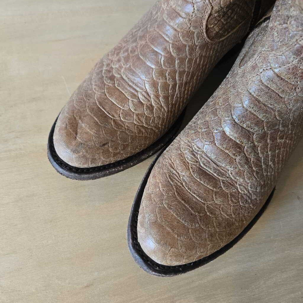 MISS MACIE EDEN BOOT retail 389.00 SZ 8.5