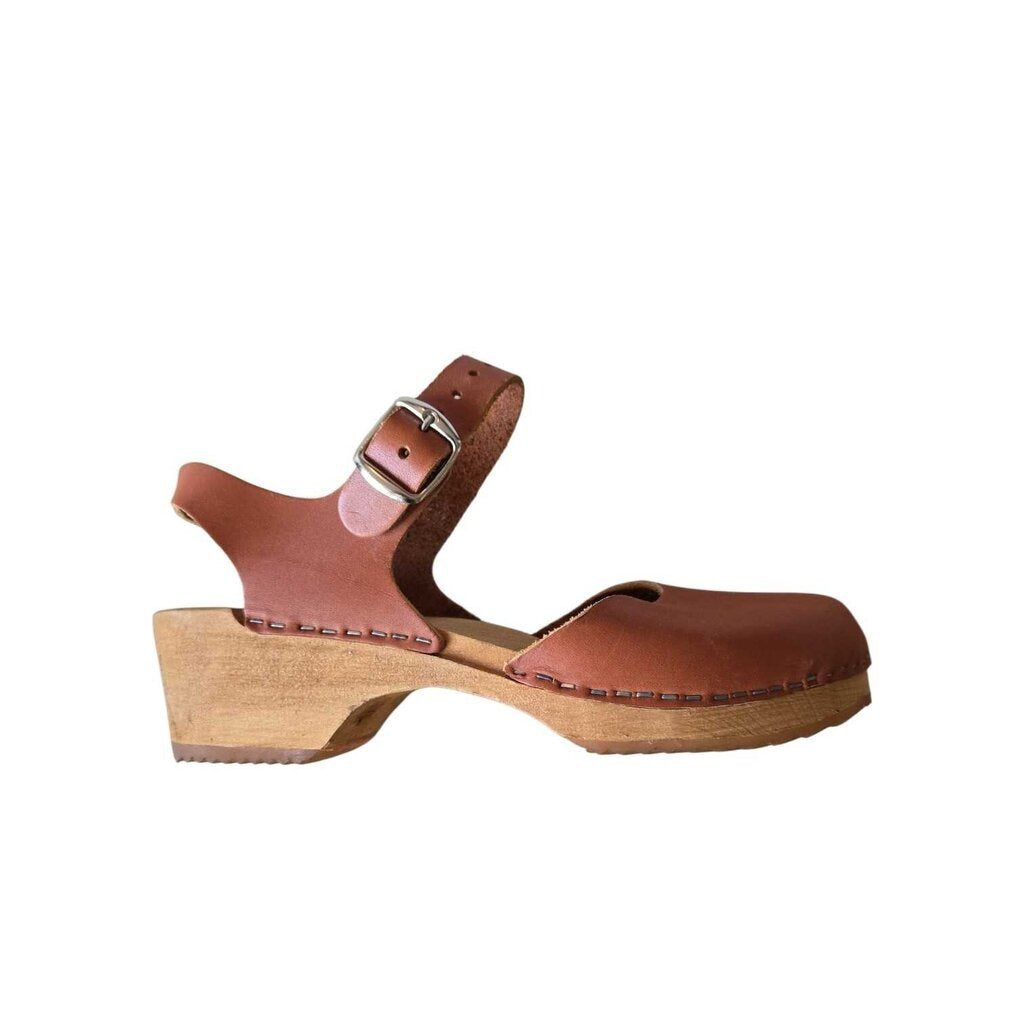 MIA SOFIA CLOG SZ 38 = 7.5/8