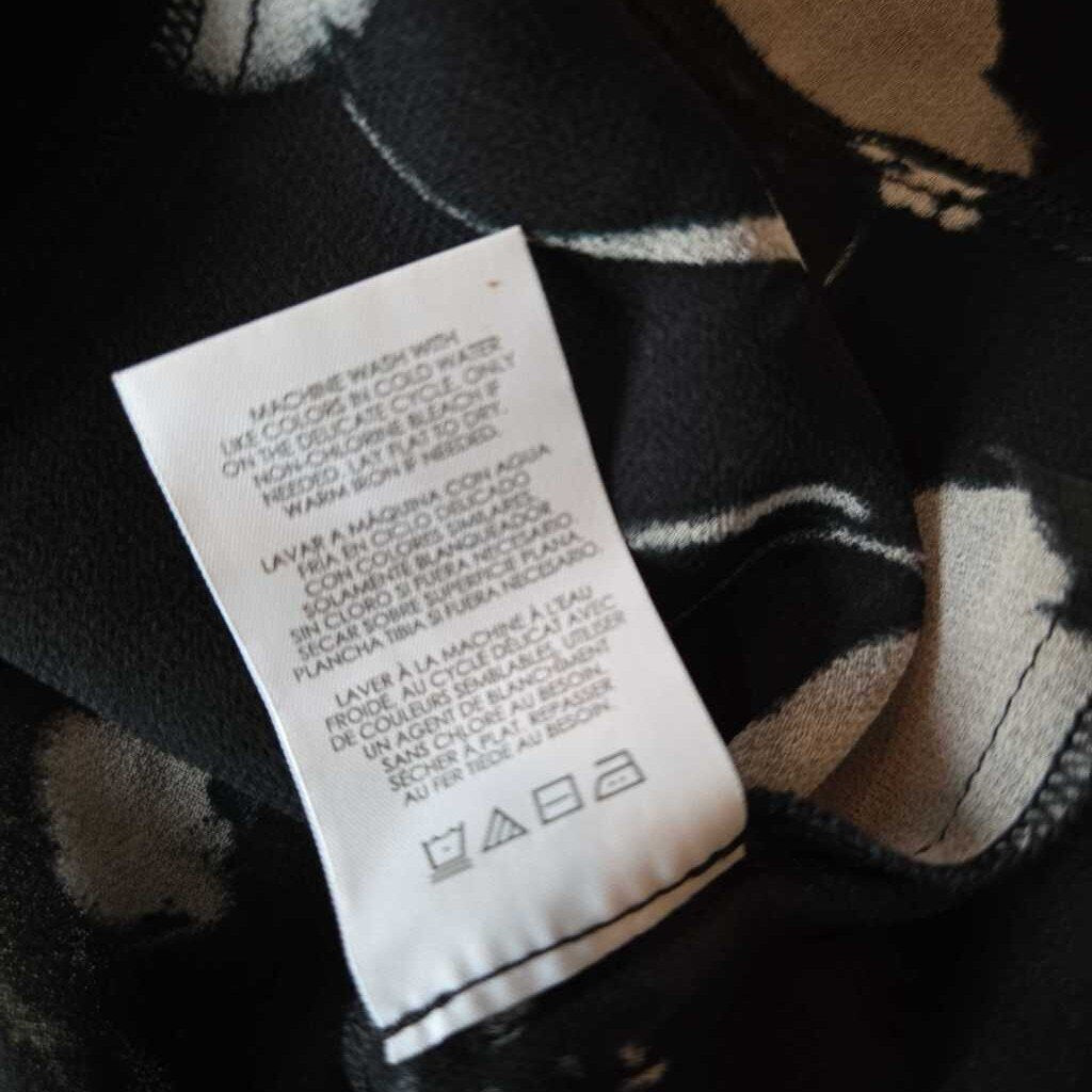 CABI 4912 SILHOUETTE TOP SZ SMALL B1