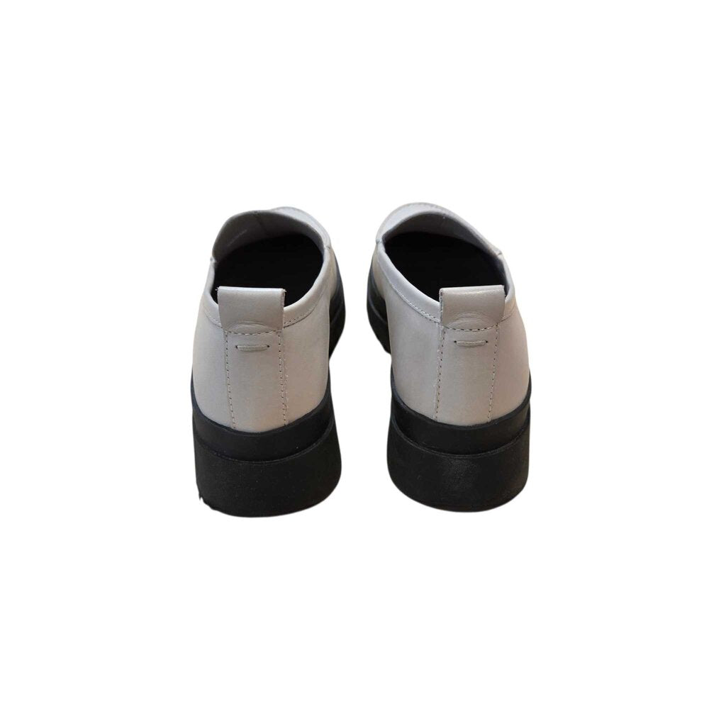EILEEN FISHER LOAFER SZ 7 retail 220.00