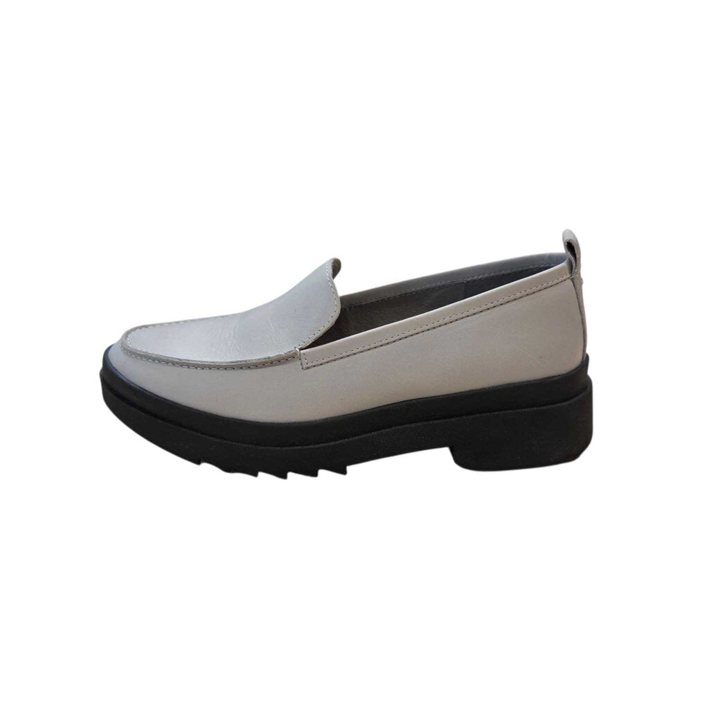 EILEEN FISHER LOAFER SZ 7 retail 220.00