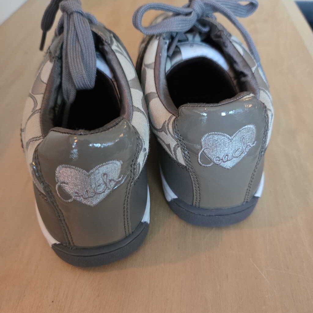 COACH NOVA SZ 9