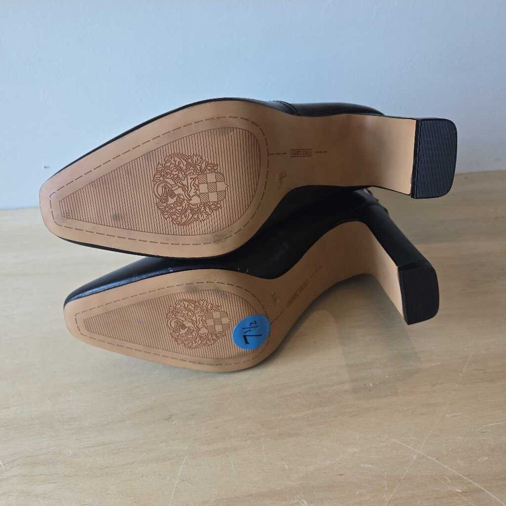 VINCE CAMUTO SZ 7.5 new