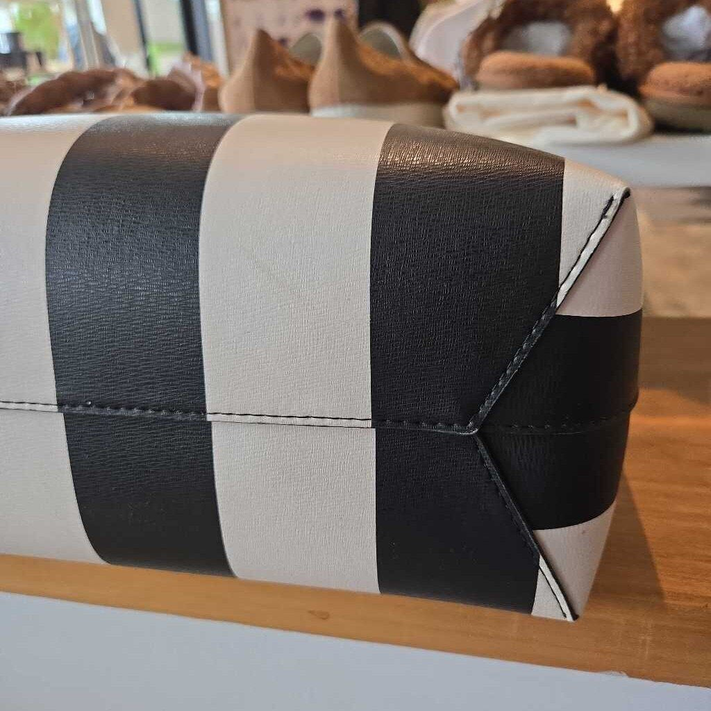 KATE SPADE blk + white TOTE