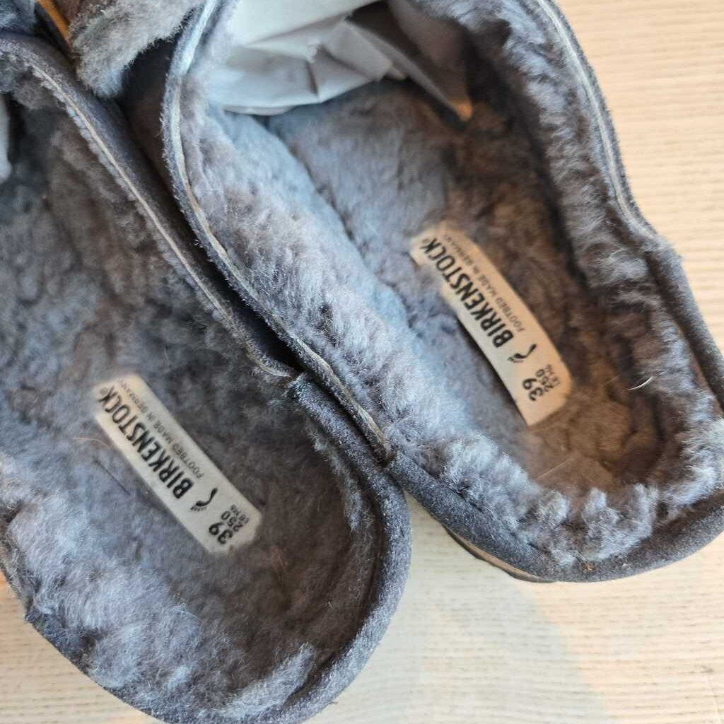 BIRKENSTOCK SZ 8