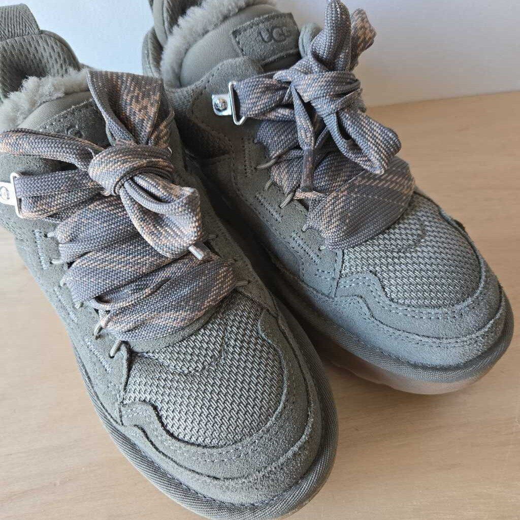 UGG LOWMEL new SZ 7