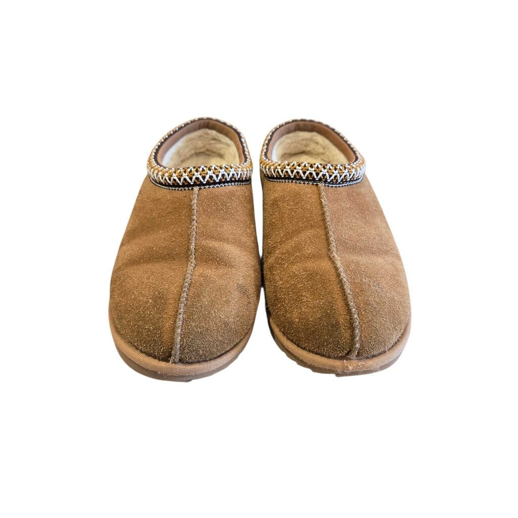 UGG SZ 6 retail 130.00