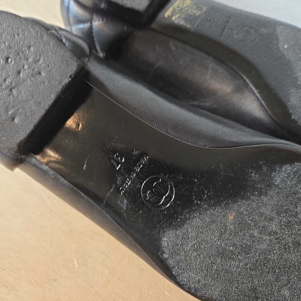 vintage CHANEL FLATS SZ 37 = US 6.5/7