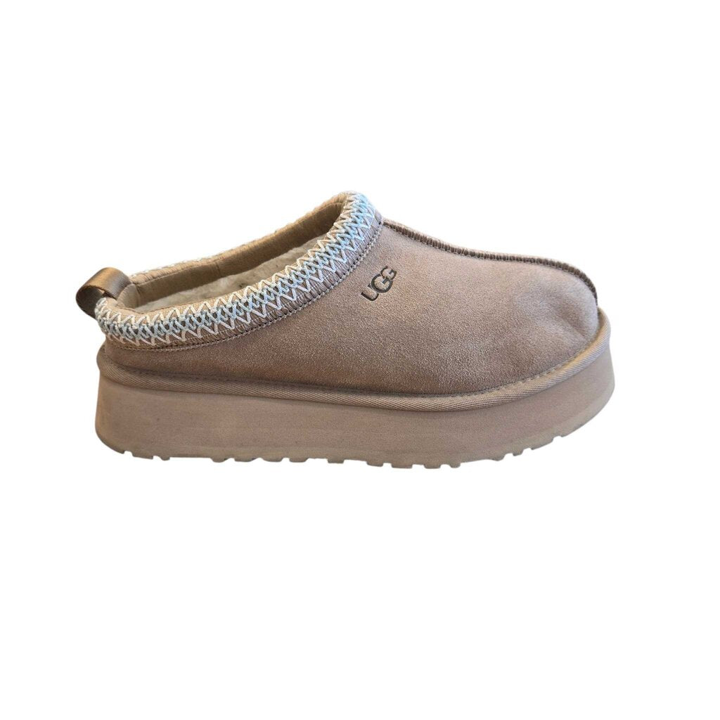 UGG SZ 8