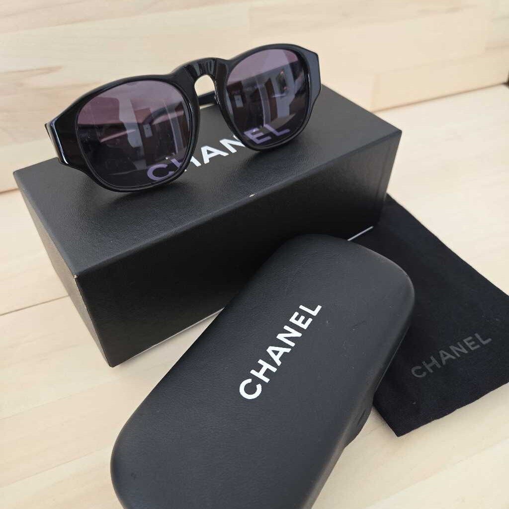 CHANEL 01452 sunglasses
