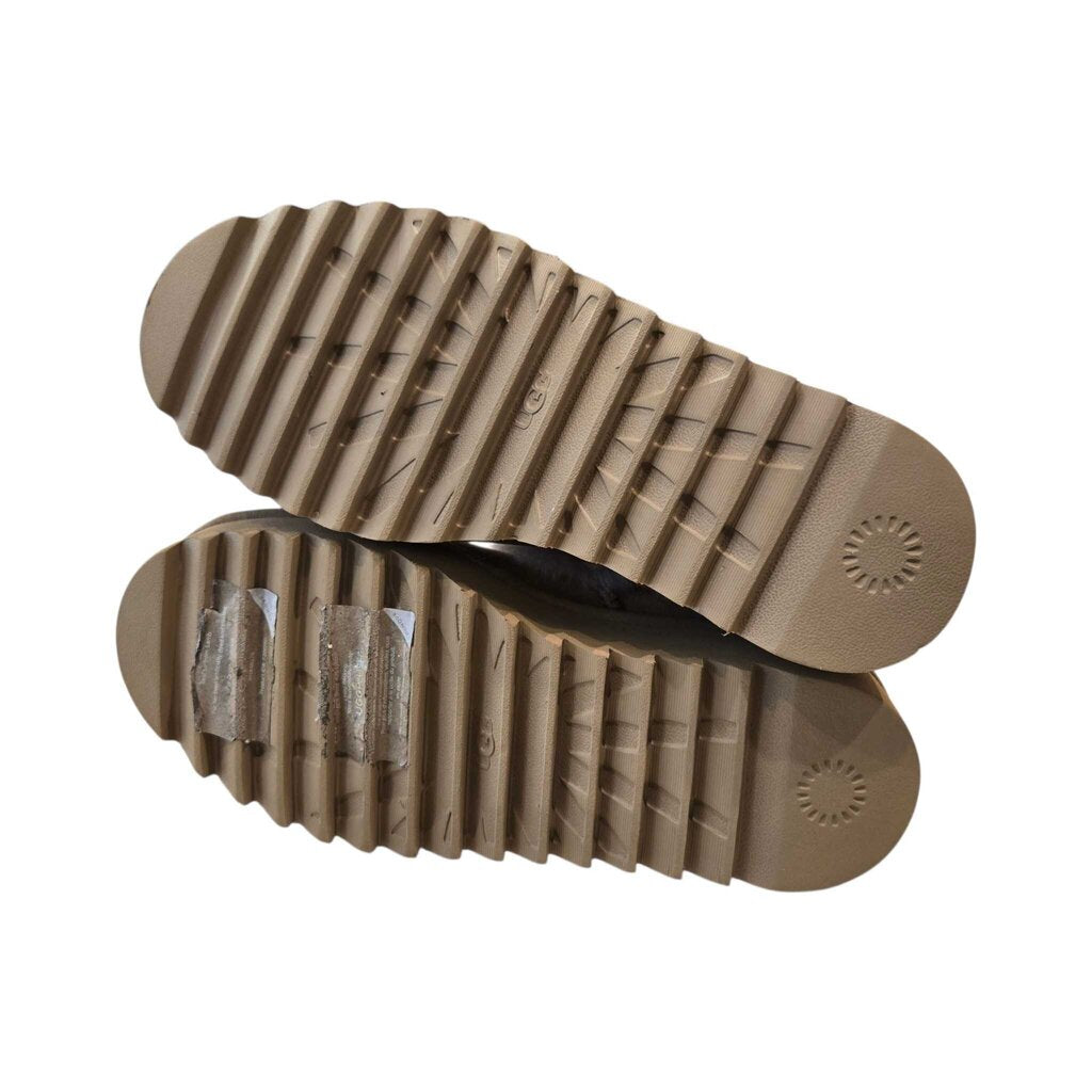 UGG NITA PLATFORM SZ 8