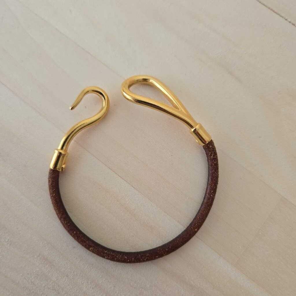 HERMES LEATHER JUMBO HOOK bracelet retail 450.00