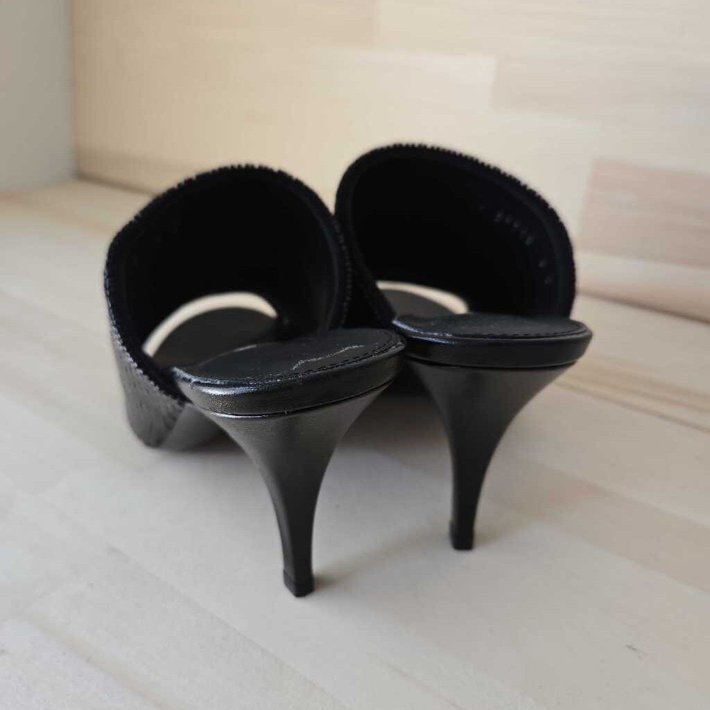 SALVATORE FERRAGAMO JANINE SZ 8