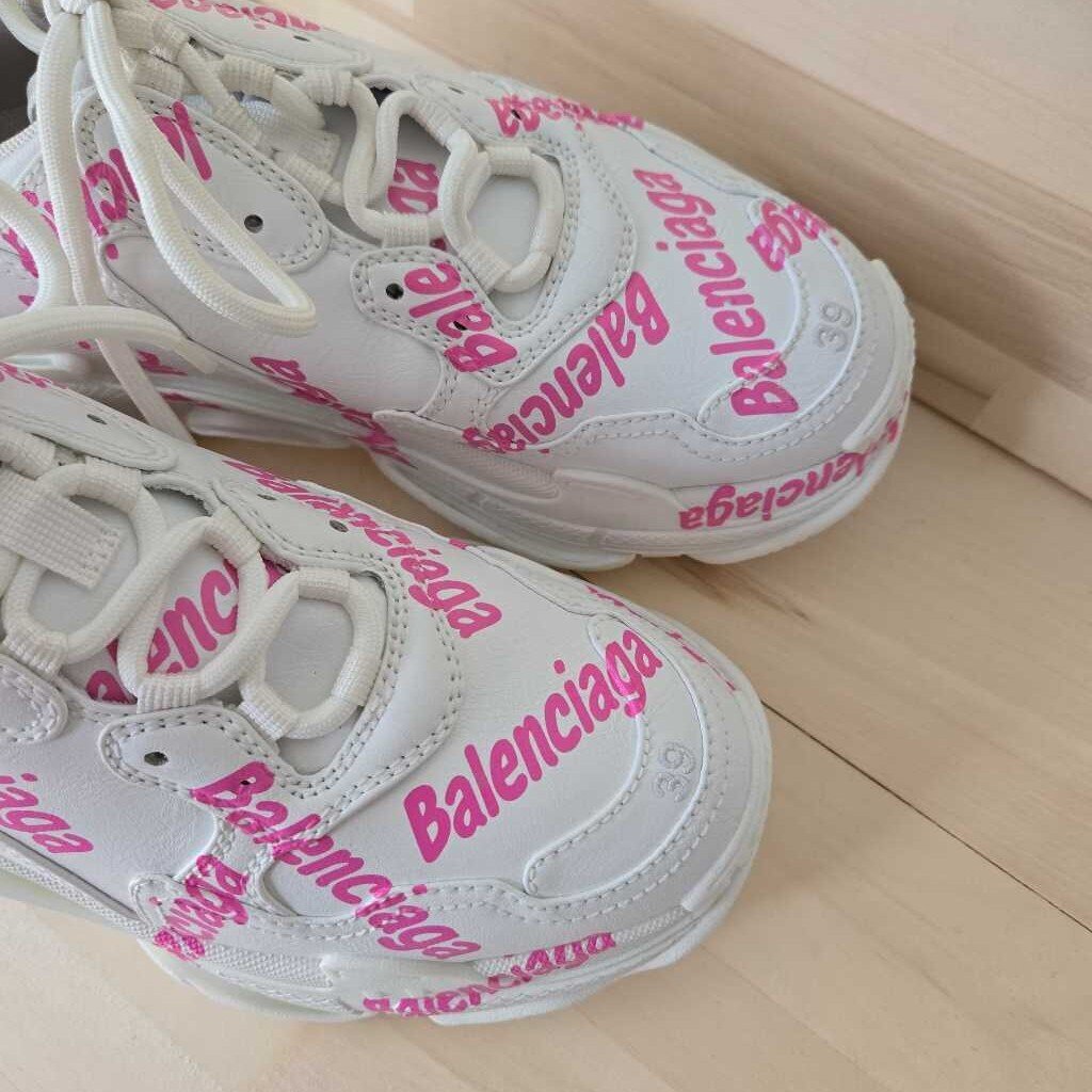 BALENCIAGA TRIPLE S SZ 39 = 8.5/9