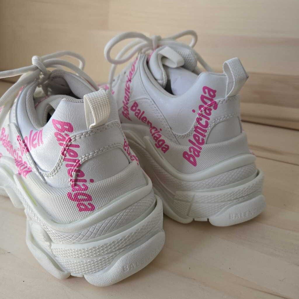 BALENCIAGA TRIPLE S SZ 39 = 8.5/9