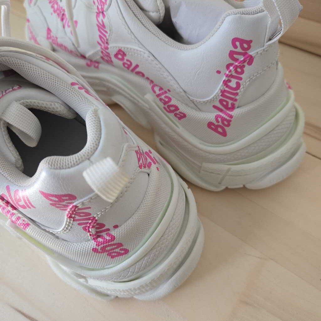 BALENCIAGA TRIPLE S SZ 39 = 8.5/9
