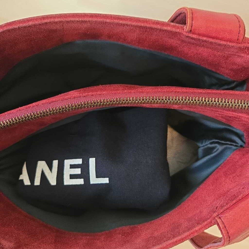 CHANEL vintage HANDBAG