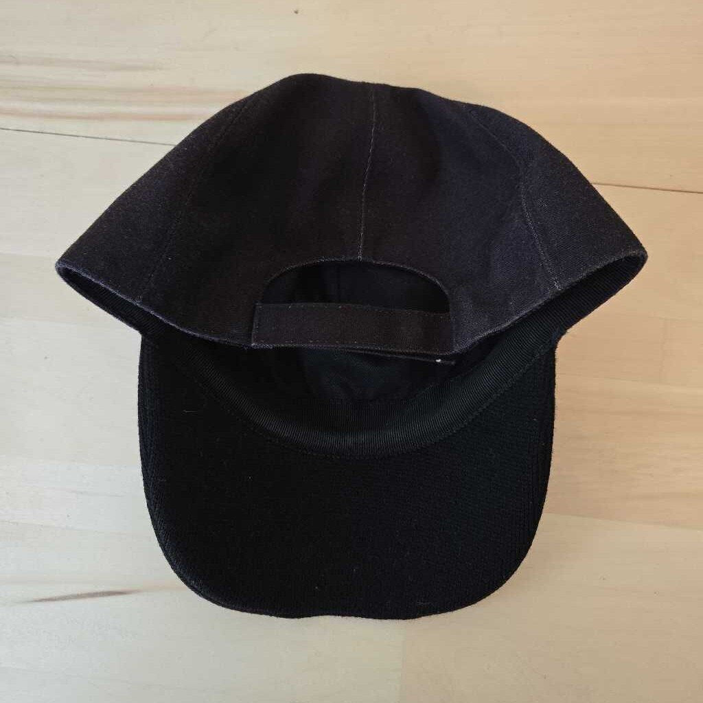 FENDI knit FF ZUCCA BALL CAP unisex