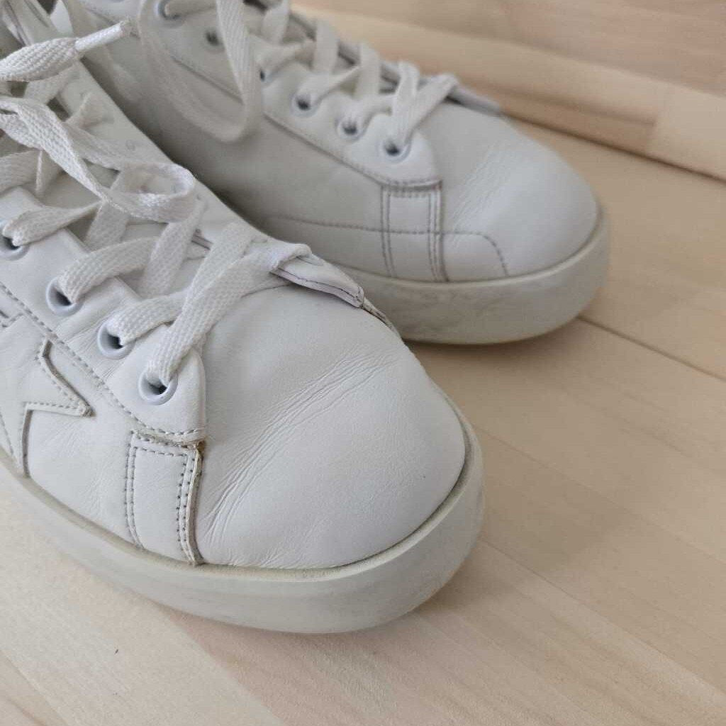 GOLDEN GOOSE PURESTART SZ 40 = 9/9.5 retail 610.00