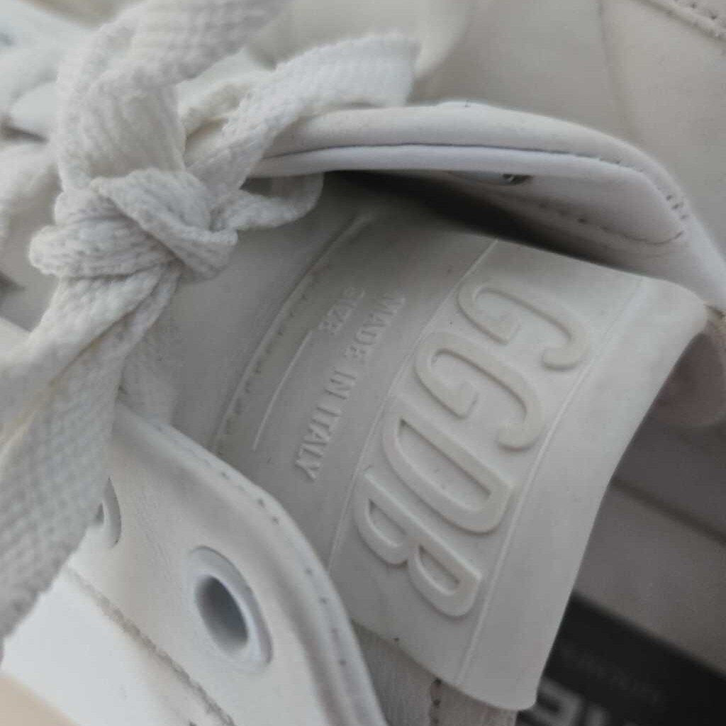 GOLDEN GOOSE PURESTART SZ 40 = 9/9.5 retail 610.00
