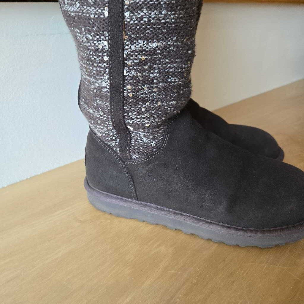 UGG CAMAYA SZ 7