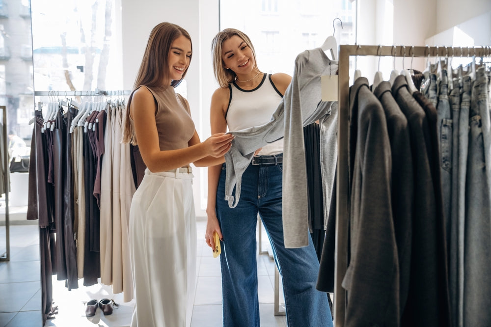 CLOTHING PRE LOVED