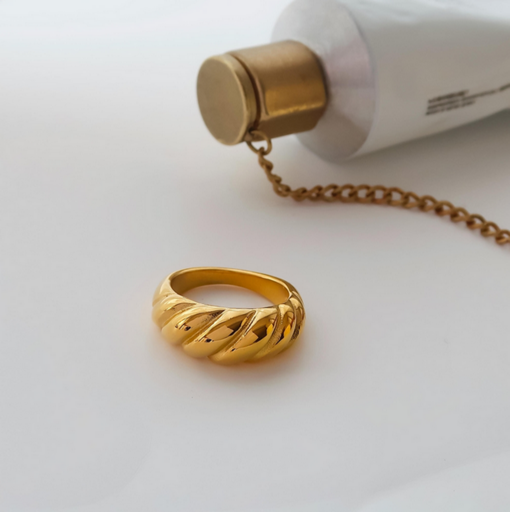Wallace 18K Gold Non-Tarnish Croissant Ring Size 8