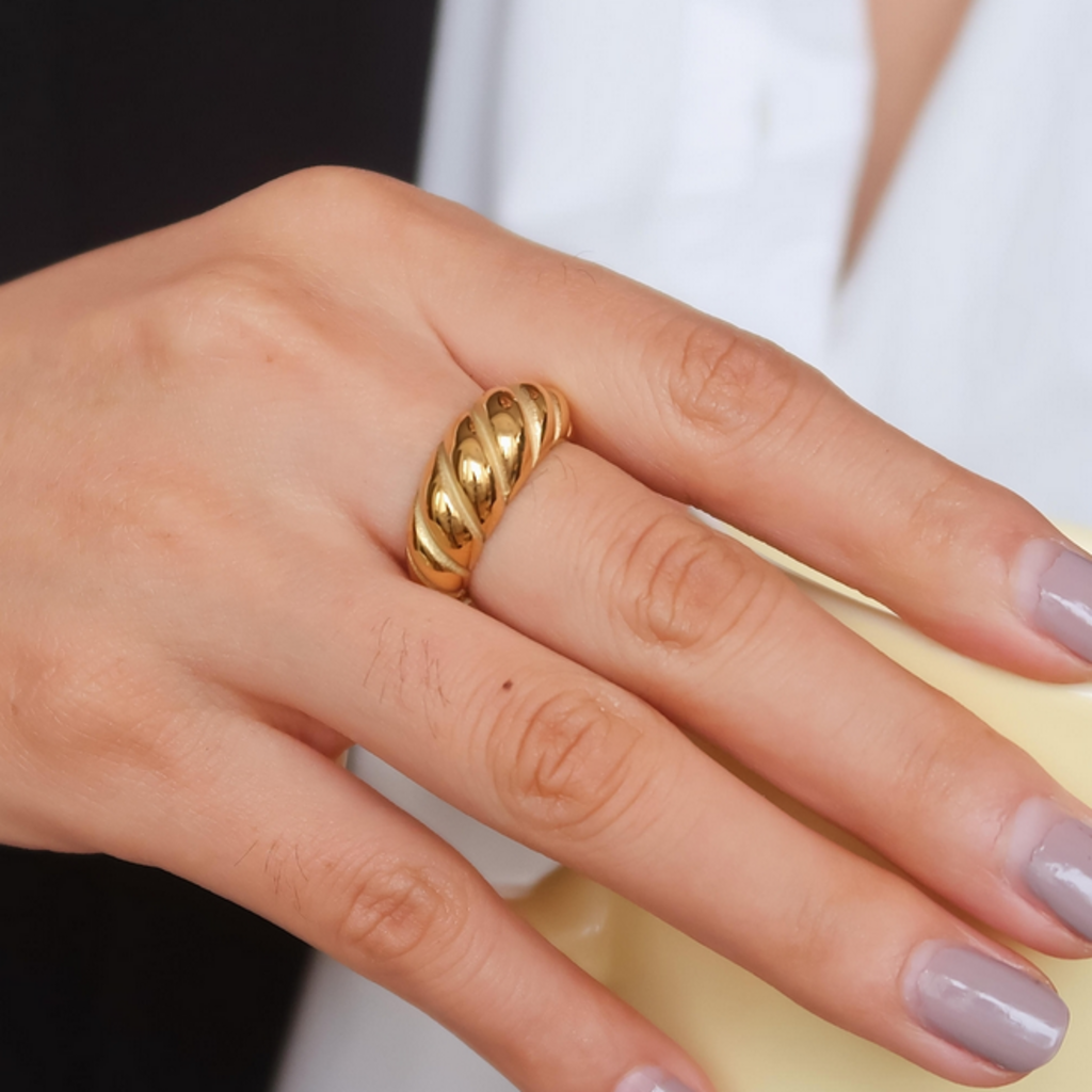 Wallace 18K Gold Non-Tarnish Croissant Ring Size 8