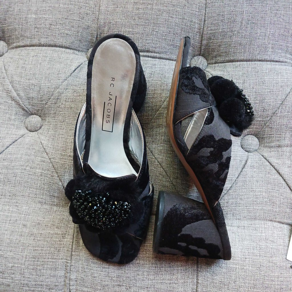 MARC JACOBS retail 325.00 aurora pompom heel SZ 9