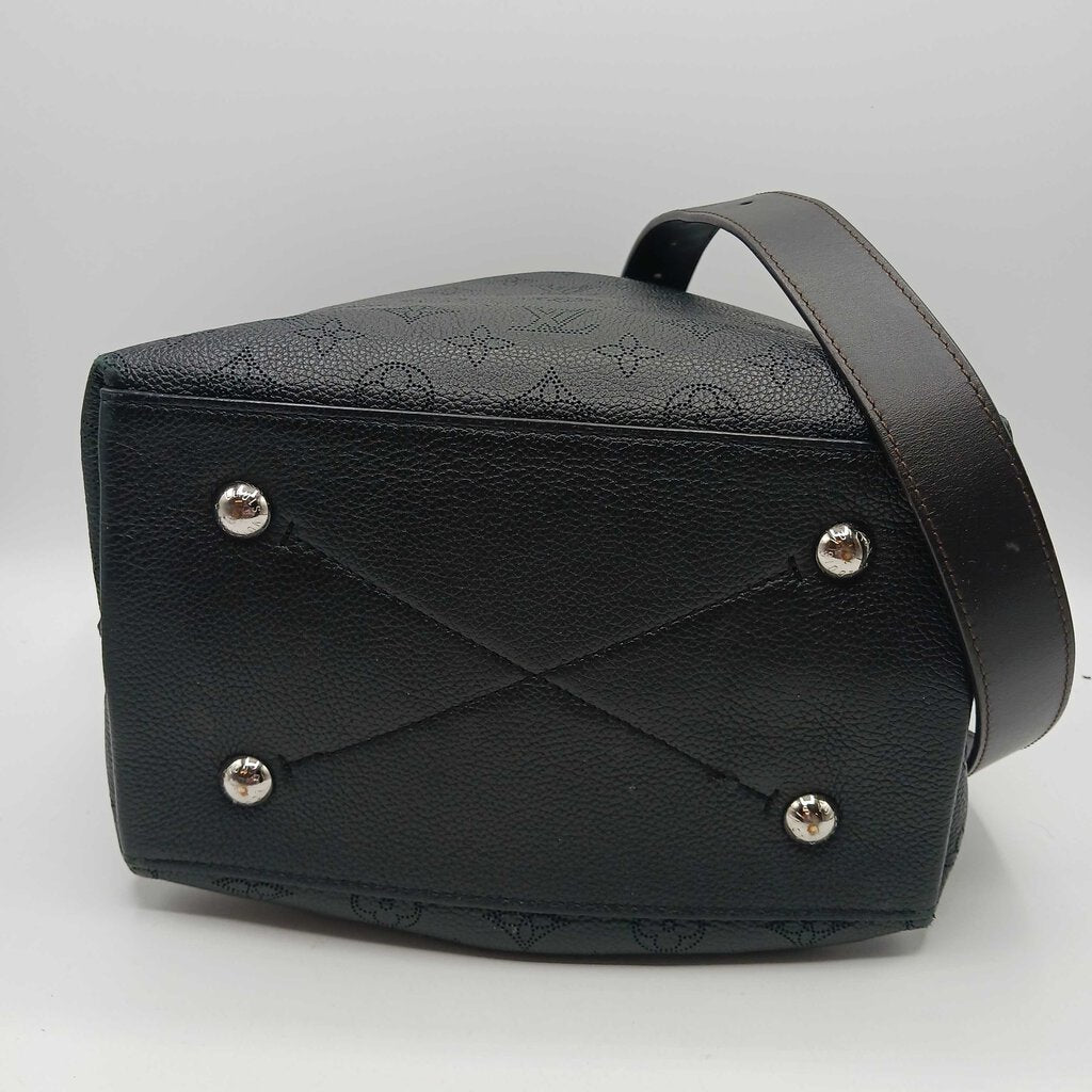 LOUIS VUITTON MURIA MAHINA BUCKET BAG black