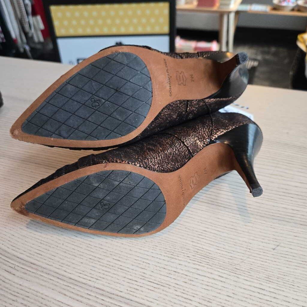 DONALD PLINER retail 268.00 SZ 7