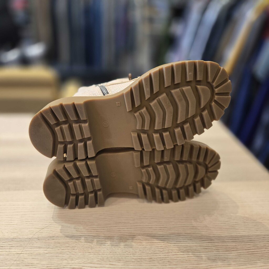 A.S. 98 TOP DOG retail 328.00 SZ 40 = 9/9.5