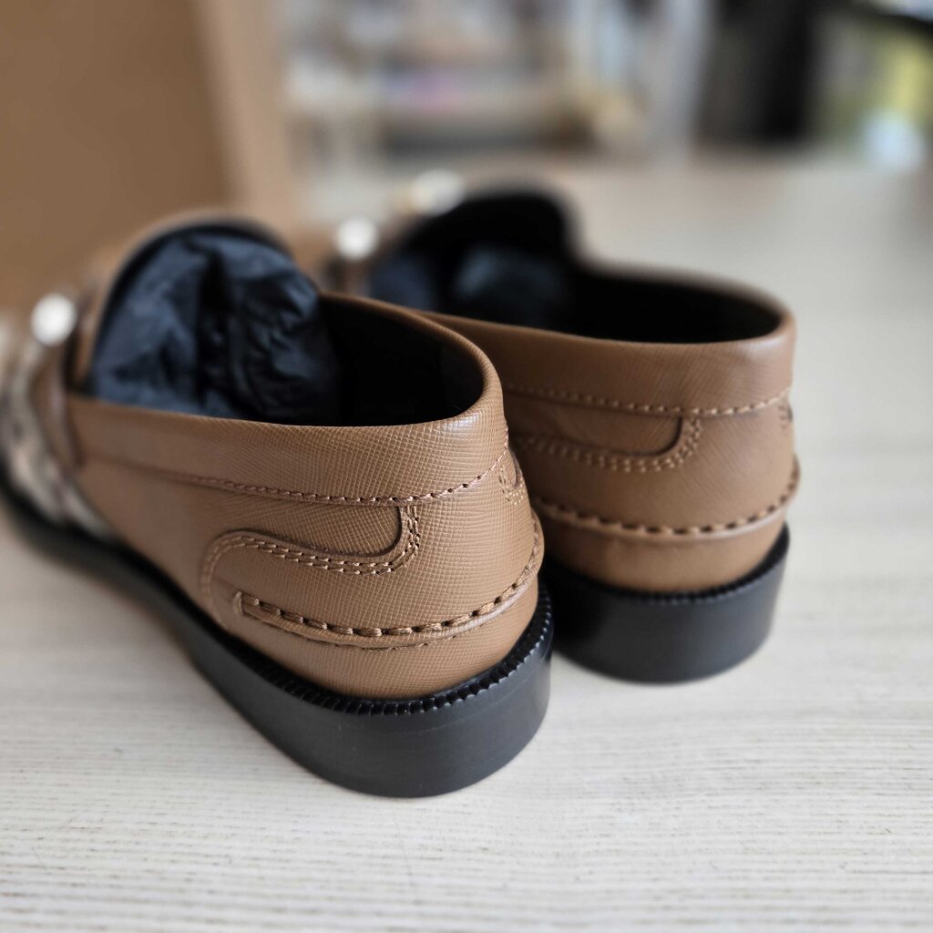 BURBERRY LOAFER SZ 41 = 10