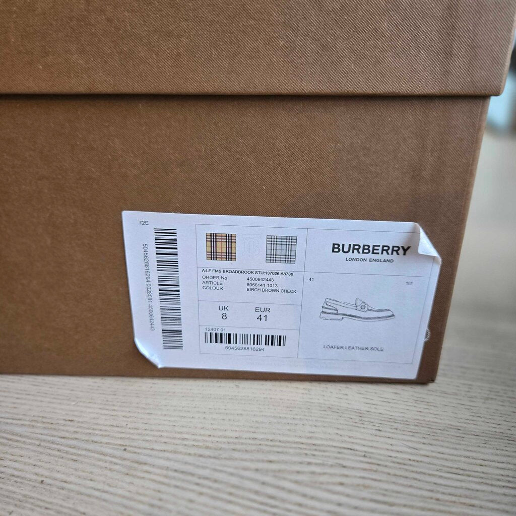BURBERRY LOAFER SZ 41 = 10