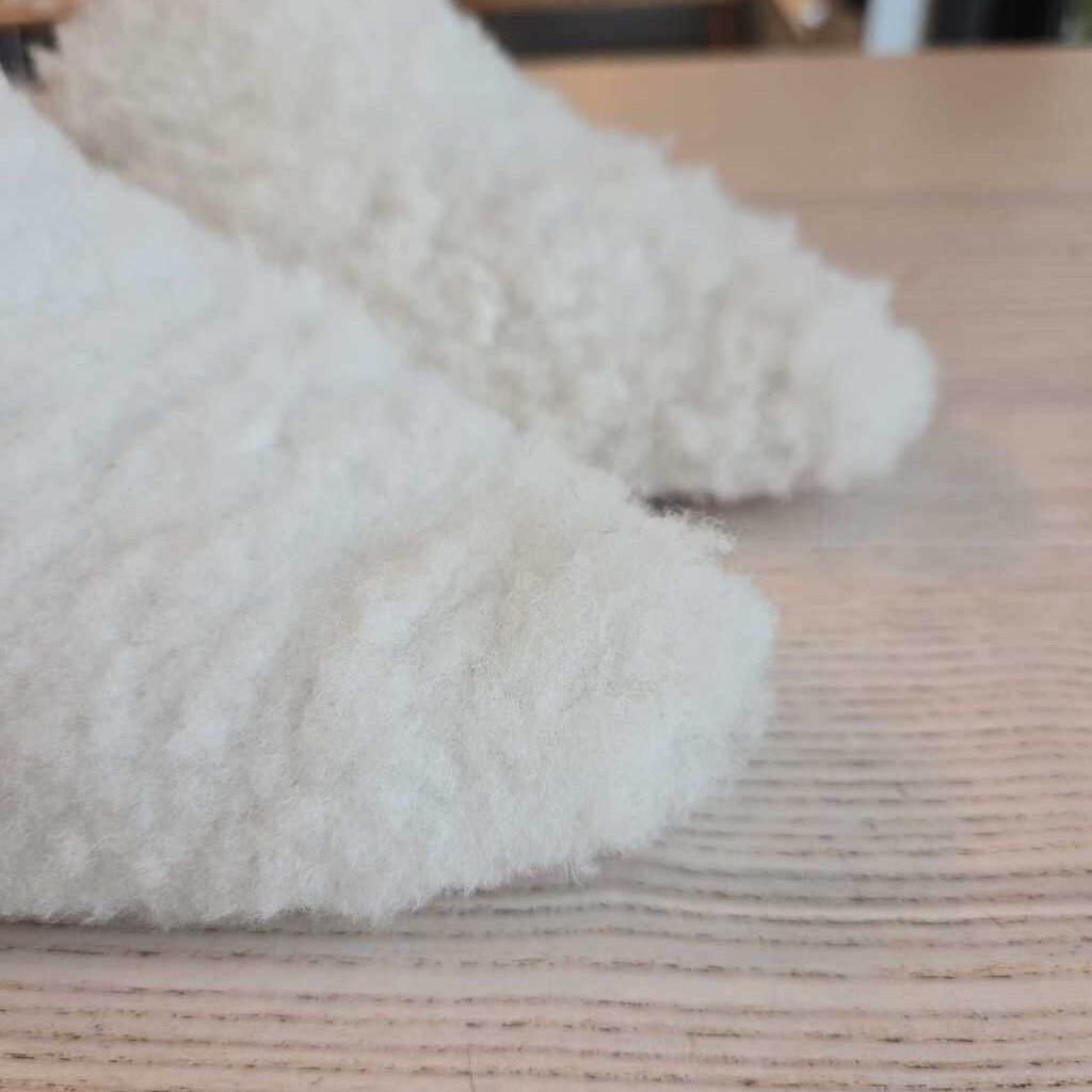 HUMA BLANCO IIARIA SZ 40 = 9/9.5