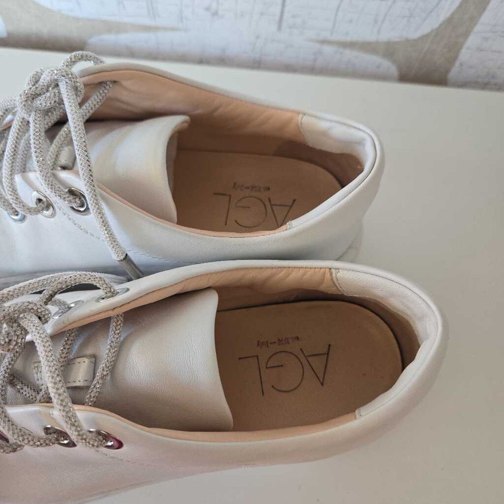 AGL CRYSTAL PLATFORM SZ 39.5/9.5 retail 445.00