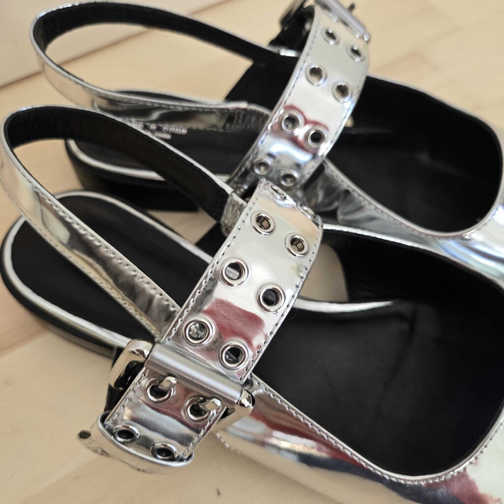 RAG & BONE ASTRA SZ 39 = US 9 retail 348.00