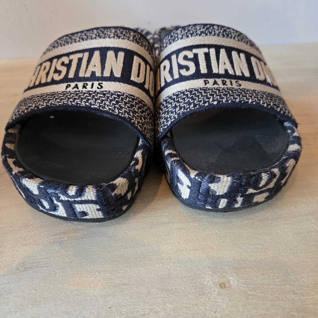 CHRISTIAN DIOR D-WAY SZ 40 = 9.5/10 retail 890.00