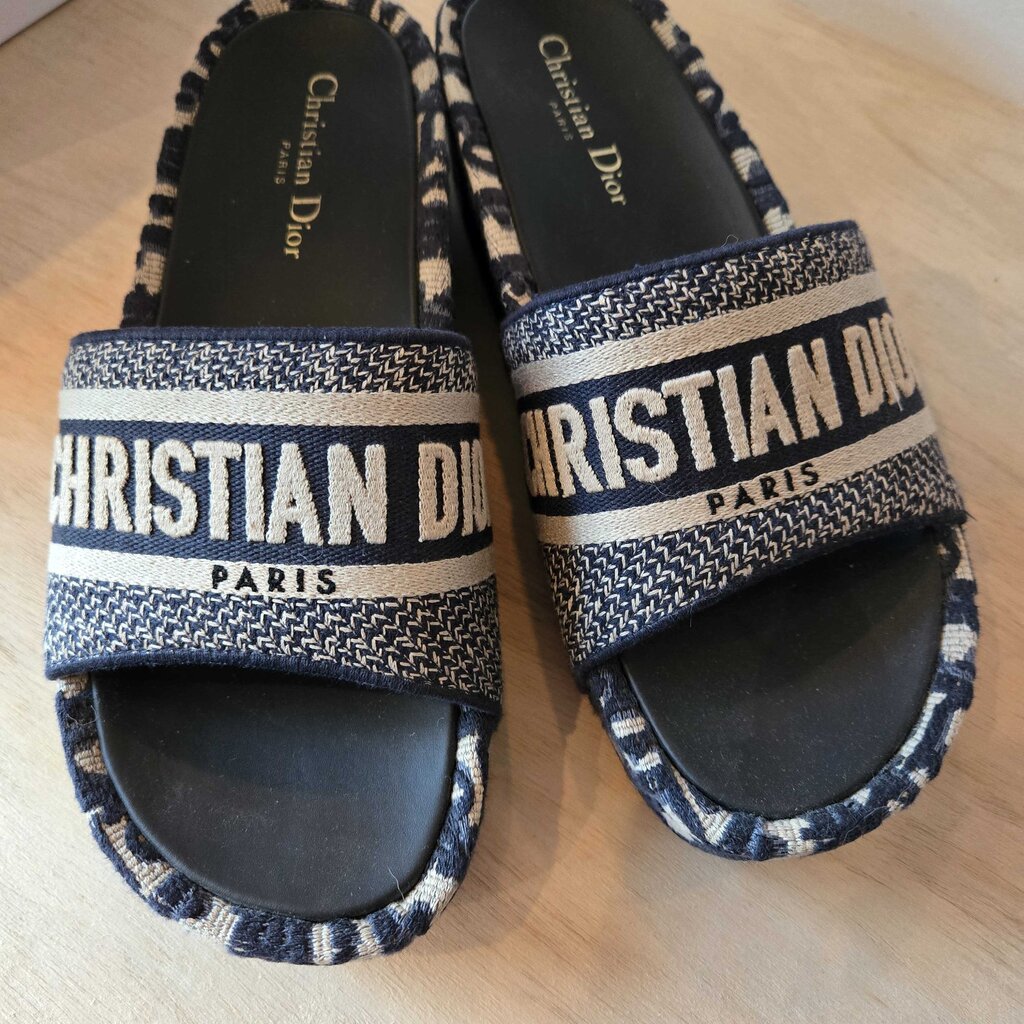 CHRISTIAN DIOR D-WAY SZ 40 = 9.5/10 retail 890.00