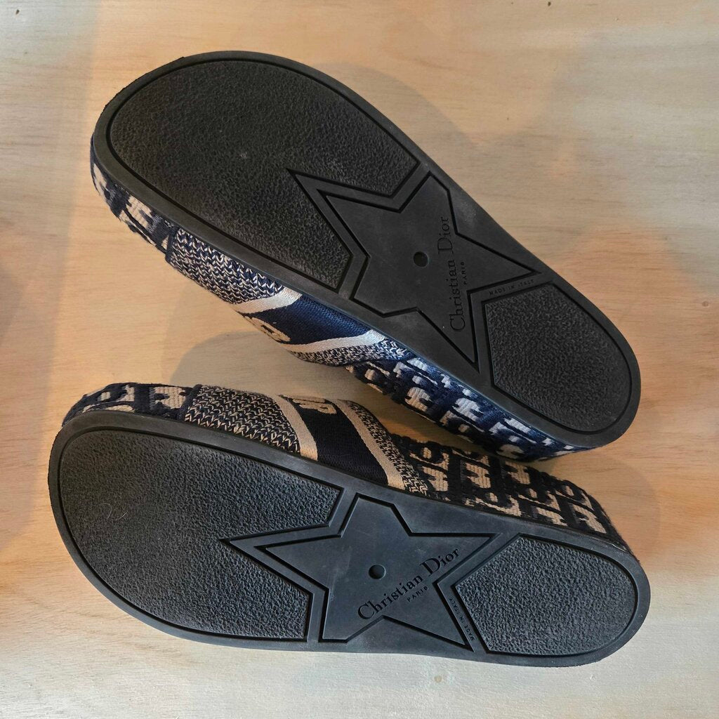 CHRISTIAN DIOR D-WAY SZ 40 = 9.5/10 retail 890.00